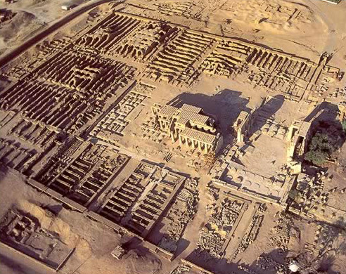 The Ramessuem on the West   Bank at   Luxor (Ancient Thebes)