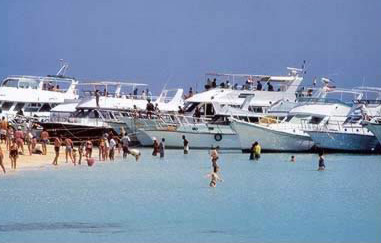 Modern Dive Boats Loading up in Hurghada